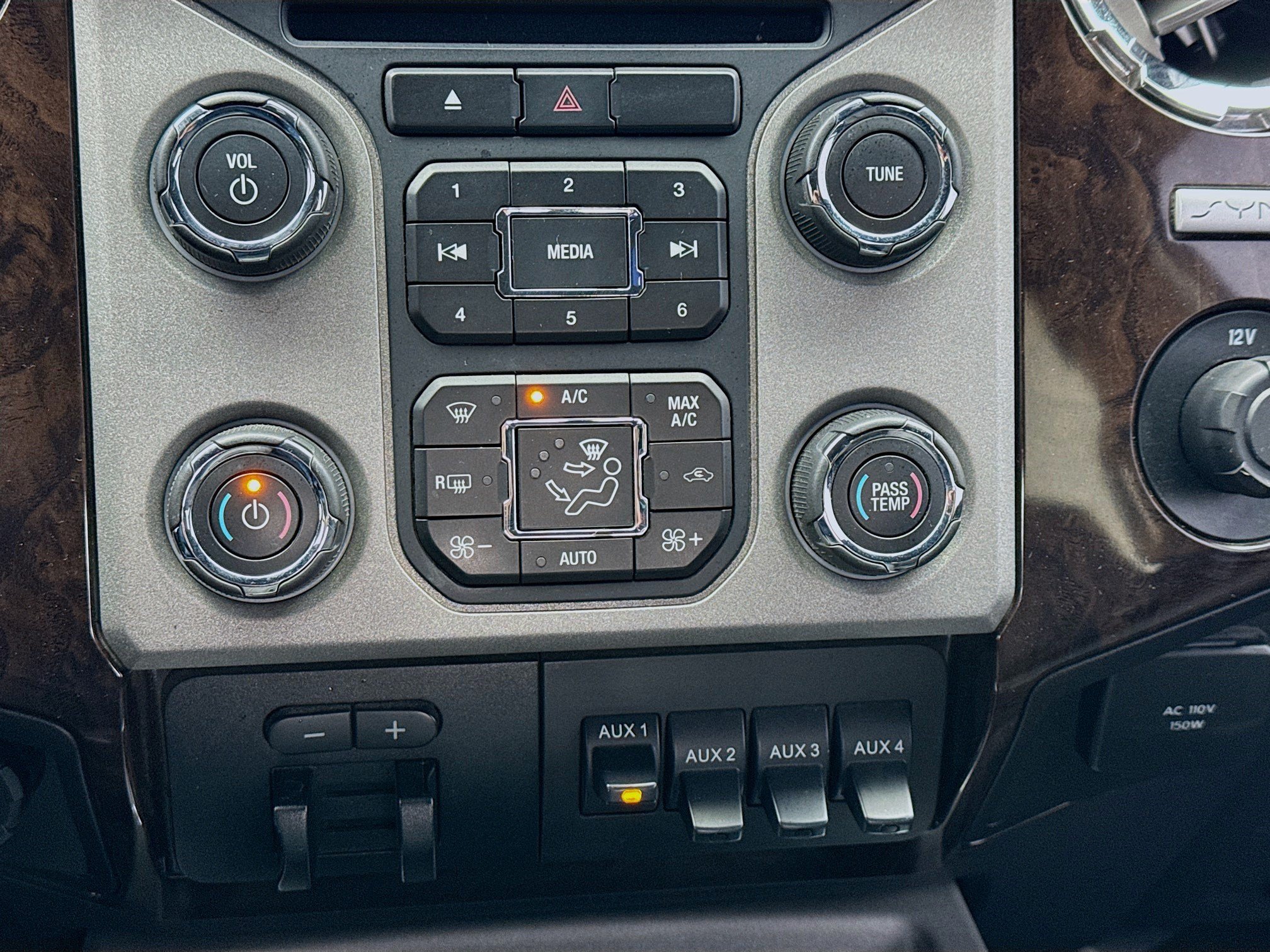 Used 2015 Ford F350 Platinum AWD/4WD image 12