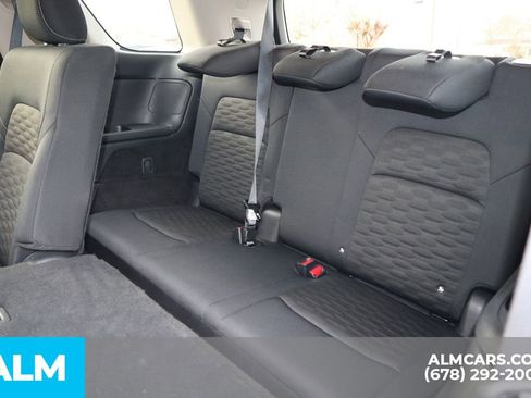 Used 2025 Nissan Pathfinder SV image 19