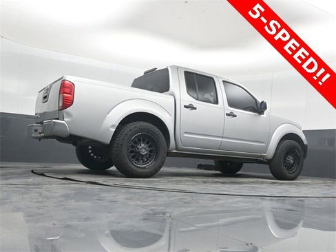 Used 2012 Nissan Frontier S image 35