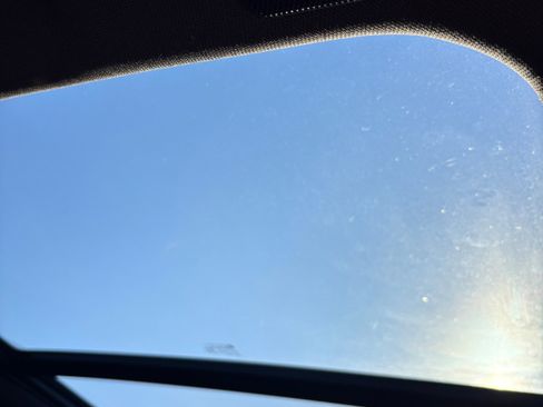 Used 2022 Chevrolet Suburban Z71 w/ Luxury Package image 19