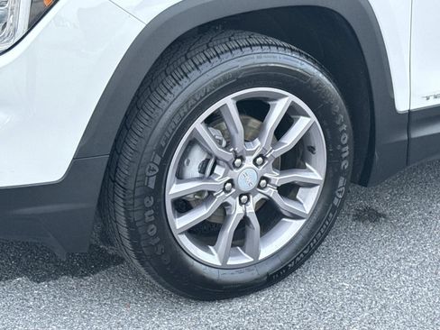 Used 2023 GMC Terrain SLT image 7