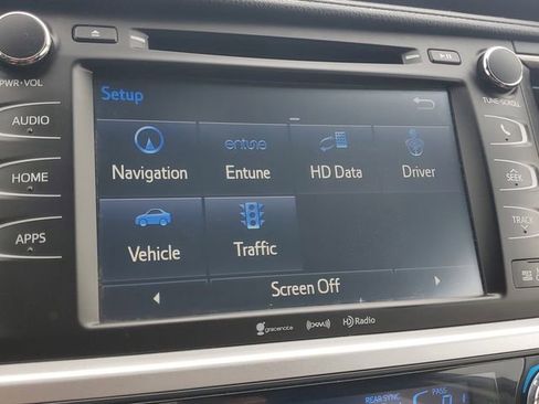 Used 2018 Toyota Highlander XLE image 29