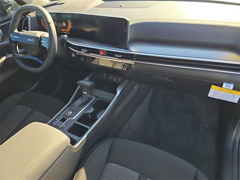 New 2026 Kia Sorento LX image 13