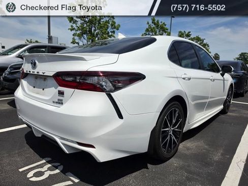 Used 2023 Toyota Camry SE w/ Cold Weather Package FWD image 6