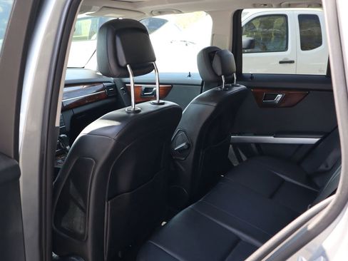 Used 2011 Mercedes-Benz GLK 350 4MATIC image 11