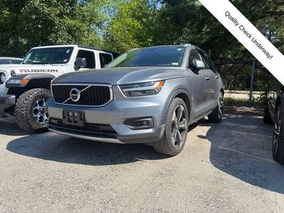 Used 2019 Volvo XC40 T5 Momentum