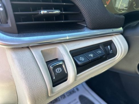 Used 2013 Cadillac XTS Platinum AWD/4WD image 15