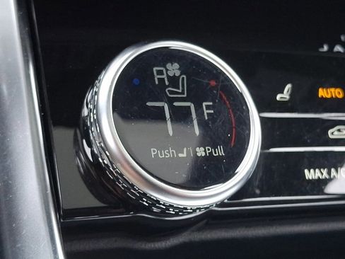 Used 2021 Jaguar XF R-Dynamic SE image 26