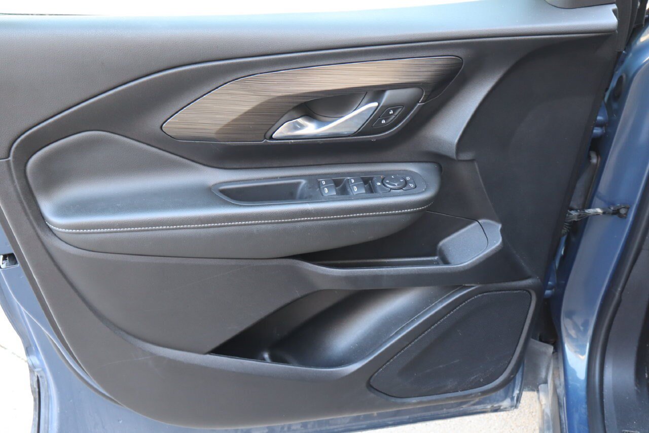 Used 2024 GMC Terrain SLE FWD image 19