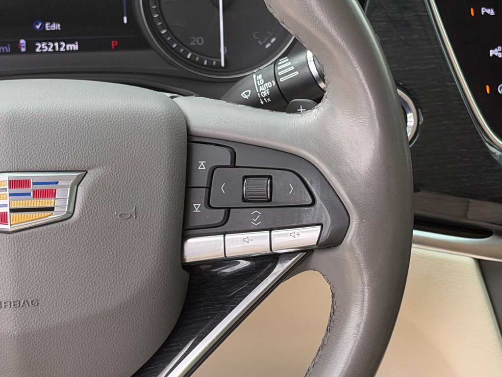 Used 2024 Cadillac XT6 Premium Luxury w/ Technology Package FWD image 24
