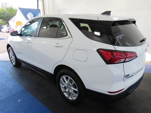 Used 2023 Chevrolet Equinox LT w/ Driver Convenience Package AWD/4WD image 10