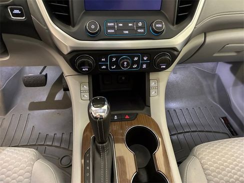 Used 2018 GMC Acadia SLE image 21