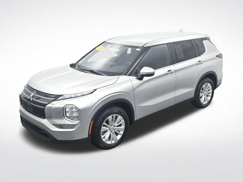 Used 2025 Mitsubishi Outlander ES AWD/4WD image 31