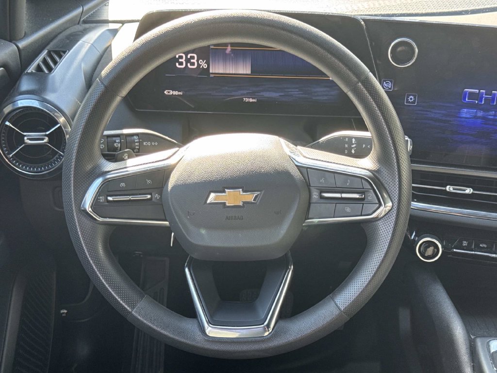 Used 2026 Chevrolet Equinox EV LT FWD image 8