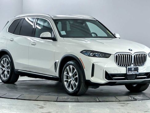 Used 2024 BMW X5 xDrive50e image 9