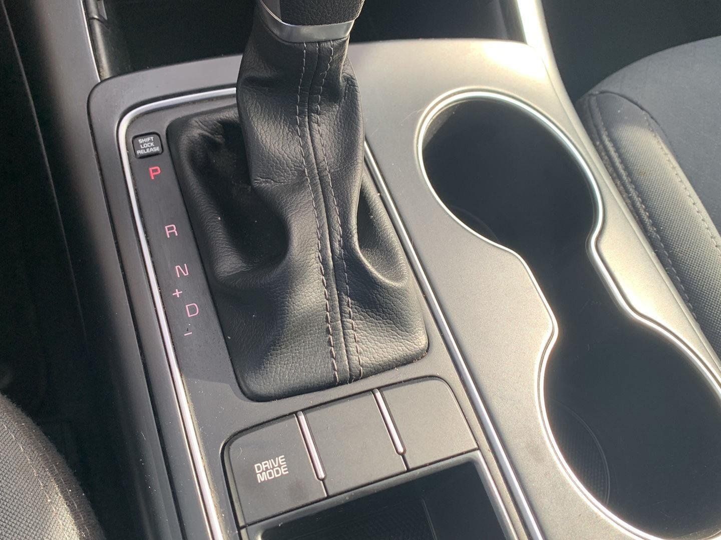 Used 2019 Kia Sorento FWD V6 image 14