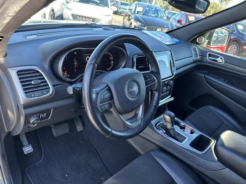 Used 2021 Jeep Grand Cherokee Laredo X image 12