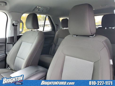 Used 2024 Ford Explorer XLT image 11