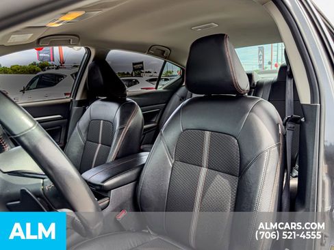 Used 2024 Nissan Altima 2.5 SR FWD image 11