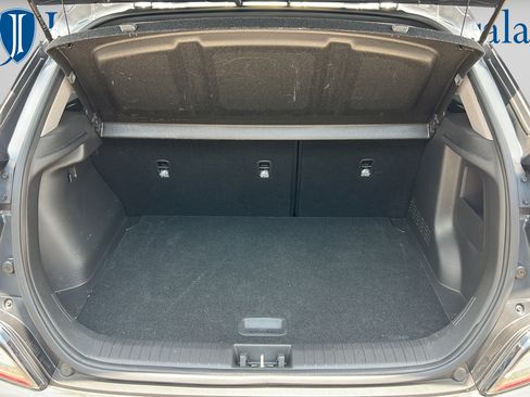 Certified 2022 Hyundai Kona SEL FWD image 9