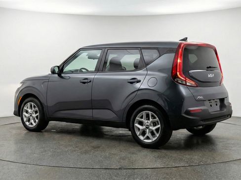 Used 2025 Kia Soul LX w/ LX Technology Package image 6