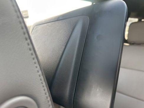 Used 2021 GMC Yukon XL SLT w/ SLT Premium Package image 14