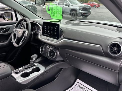 Used 2025 Chevrolet Blazer LT image 27