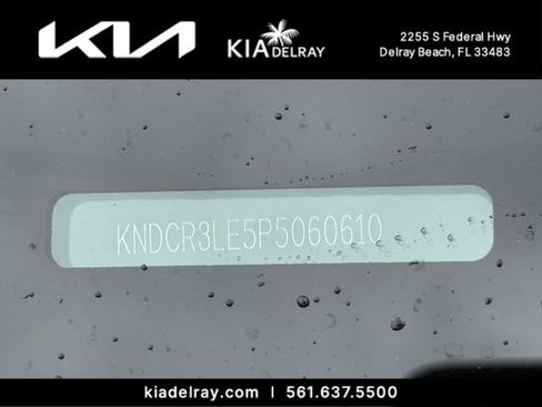 Used 2023 Kia Niro EX Touring FWD image 5
