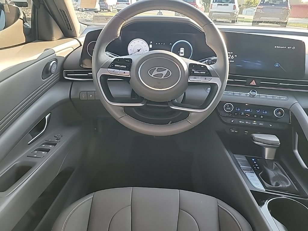 Used 2024 Hyundai Elantra SEL w/ Convenience Package FWD image 6