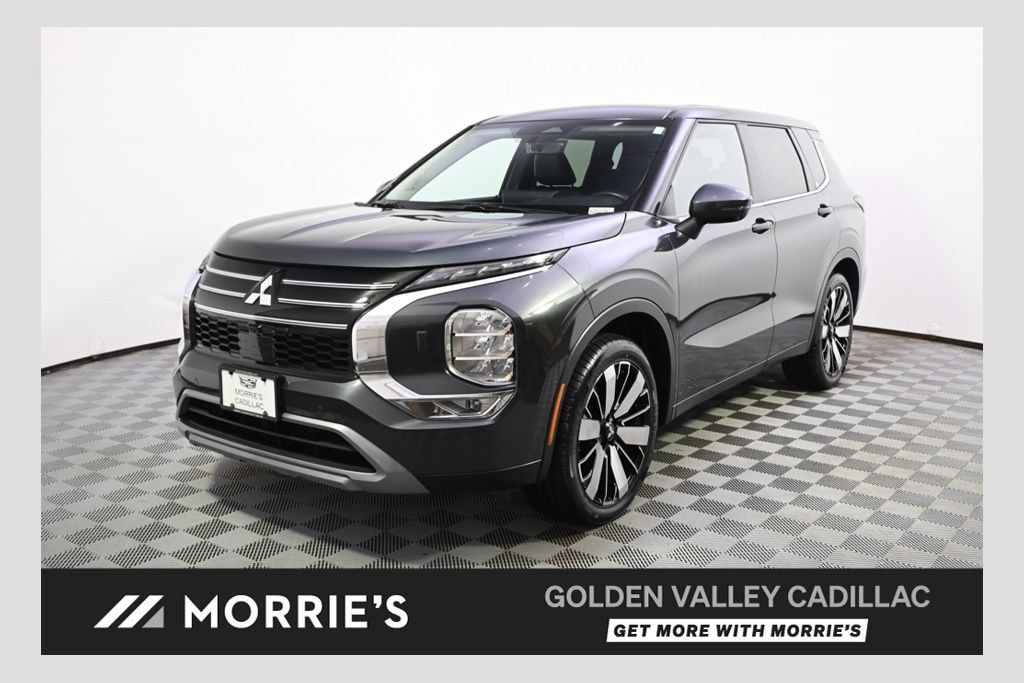 Used 2025 Mitsubishi Outlander SE AWD/4WD image 1