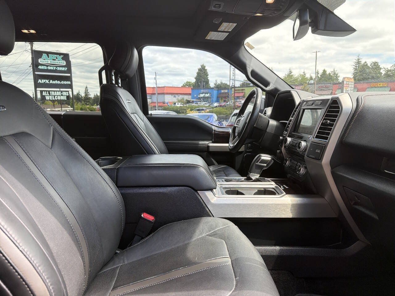 Used 2016 Ford F150 Platinum w/ Equipment Group 701A Luxury AWD/4WD image 17