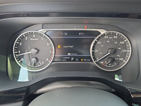 Used 2023 Nissan Pathfinder SL w/ Lighting Package (N92) FWD image 26