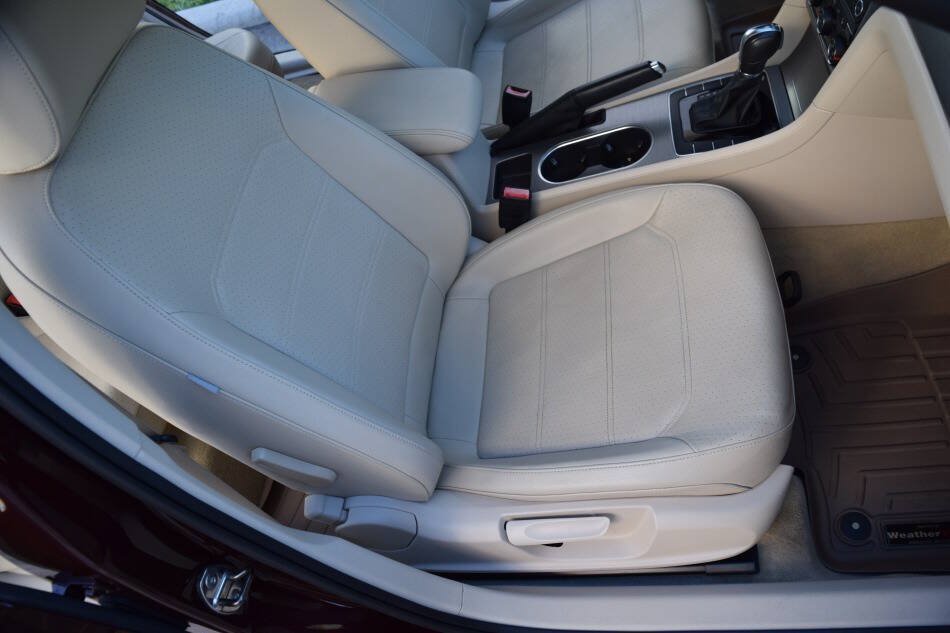 Used 2014 Volkswagen Passat TDI SE FWD image 52