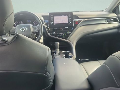 Used 2022 Toyota Camry SE FWD image 10