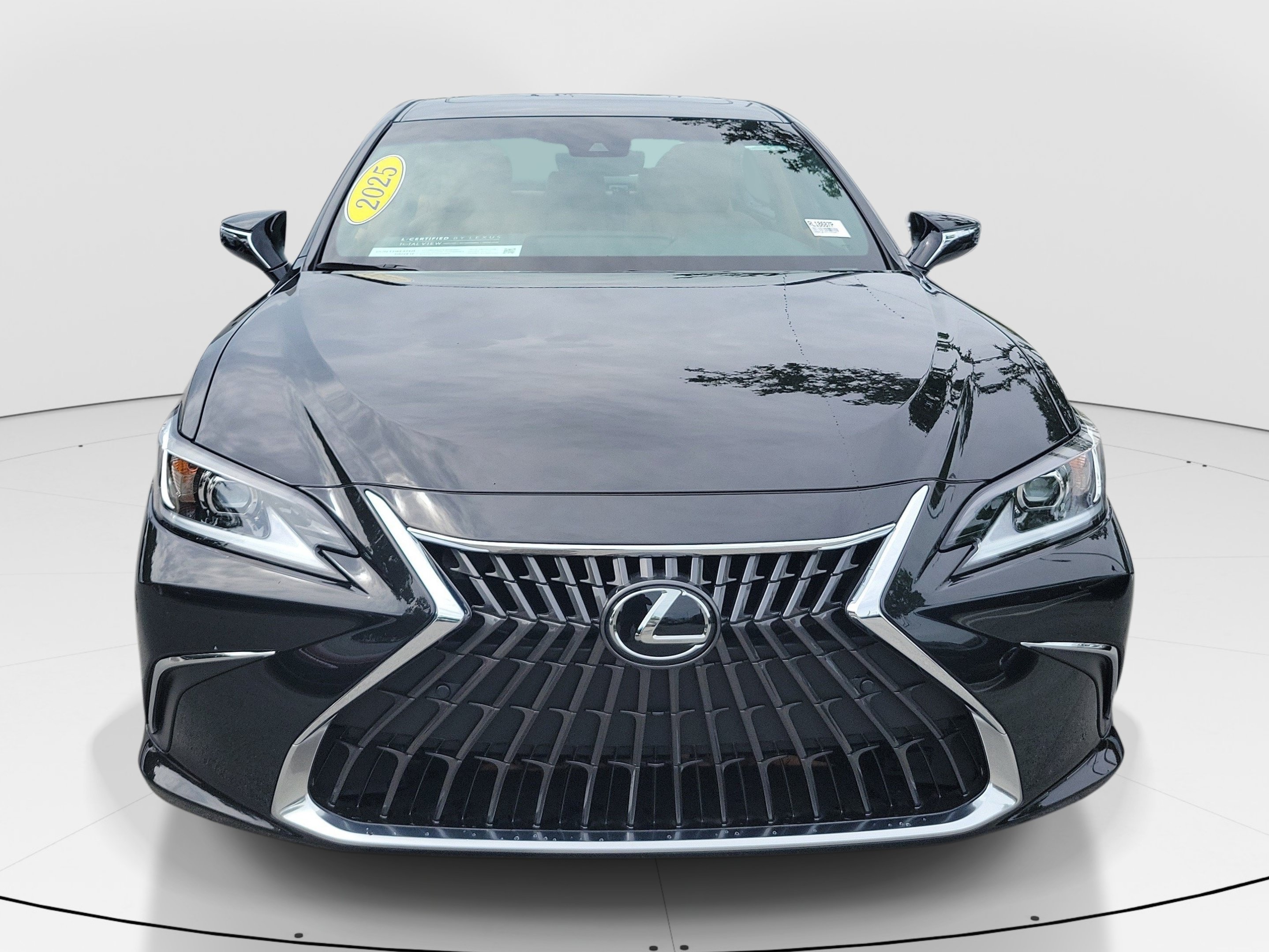 Used 2025 Lexus ES 350 w/ Premium Package FWD image 2