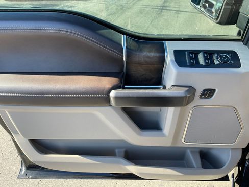 Used 2019 Ford F150 Limited image 12