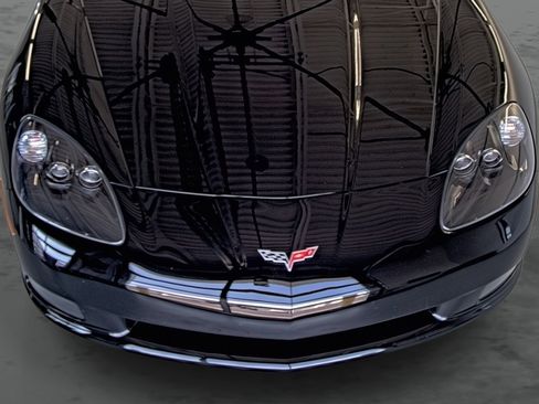 Used 2005 Chevrolet Corvette Convertible w/ Preferred Equipment Group RWD image 16