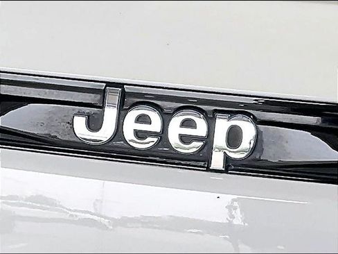 Used 2023 Jeep Grand Cherokee 4WD 4xe image 29