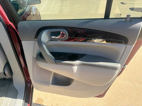 Used 2017 Buick Enclave Leather FWD image 32