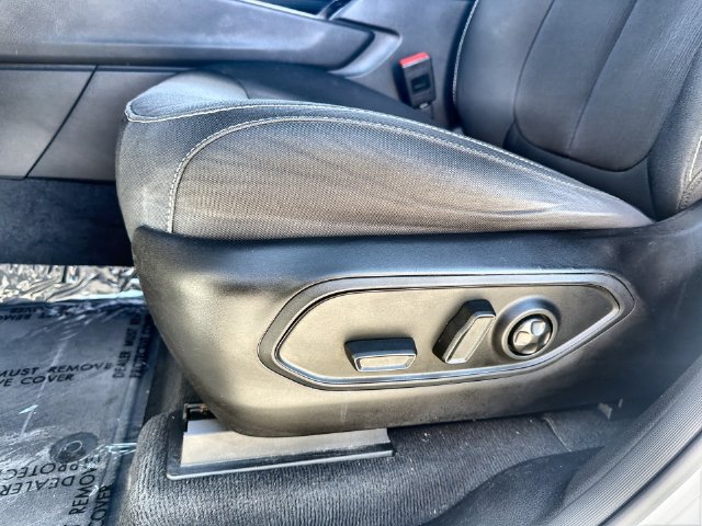 Used 2024 Jeep Grand Cherokee Laredo RWD image 12