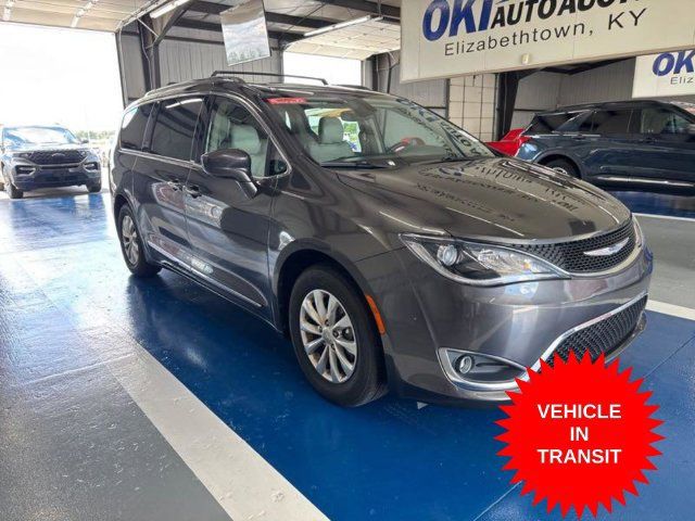 Used 2018 Chrysler Pacifica Touring-L w/ Premium Audio Group FWD image 1