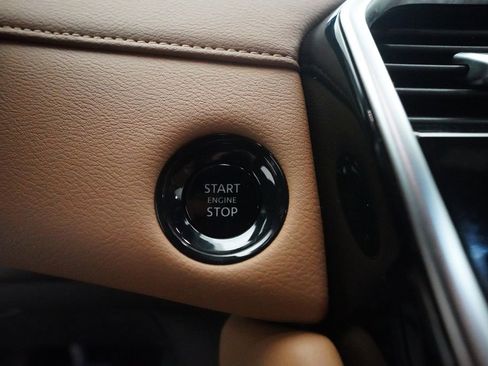 Certified 2025 Nissan Armada SL w/ Captain's Chari Seat Package AWD/4WD image 31