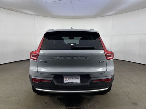 Used 2025 Volvo XC40 B5 Core image 32