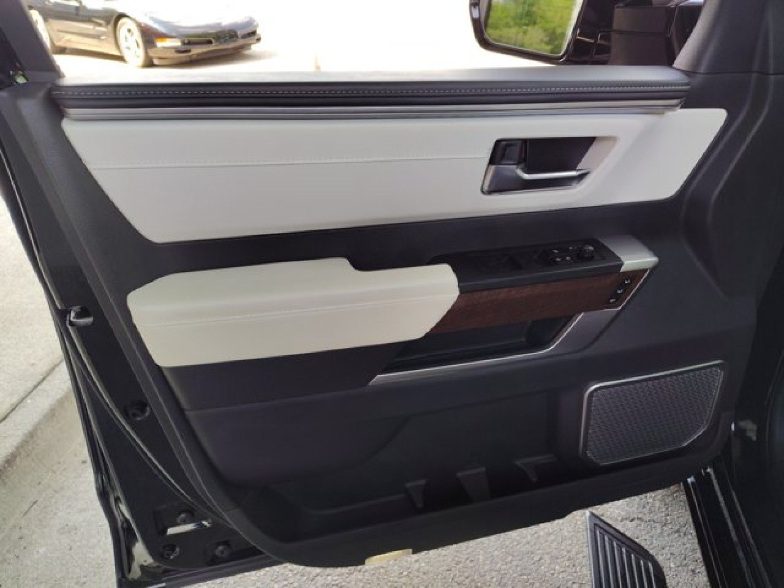 Used 2024 Toyota Sequoia Capstone AWD/4WD image 22