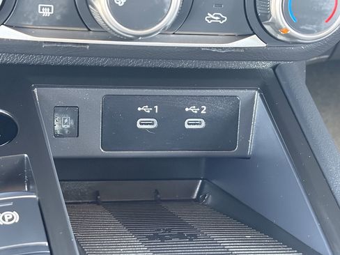 Used 2025 Nissan Kicks SV image 30