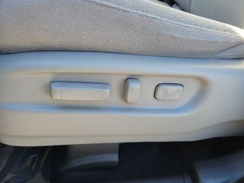 Used 2021 Honda Pilot EX image 10