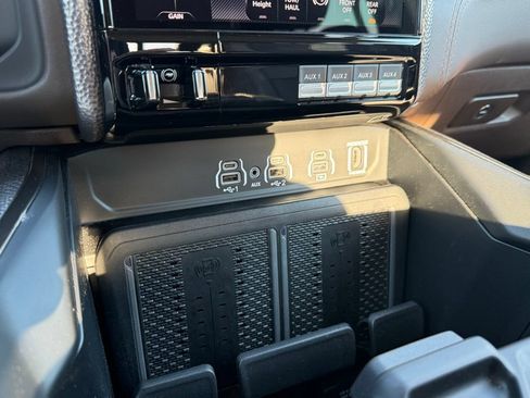 Used 2026 RAM 2500 Limited AWD/4WD image 19