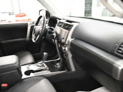 Certified 2024 Toyota 4Runner SR5 Premium image 28