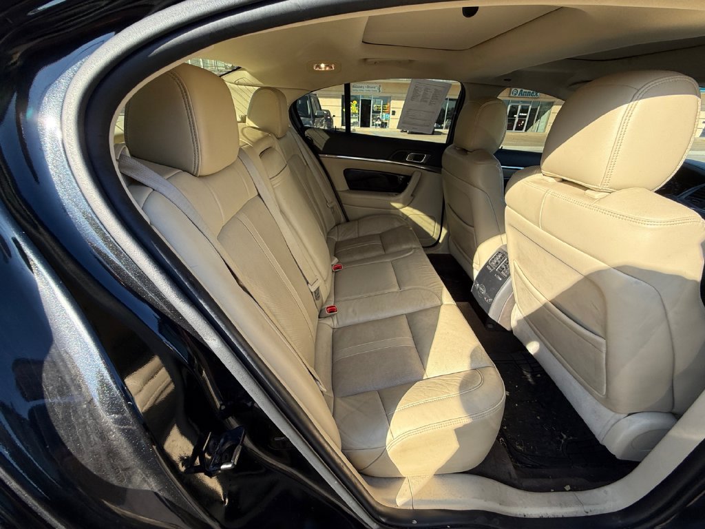 Used 2013 Lincoln MKS AWD image 25
