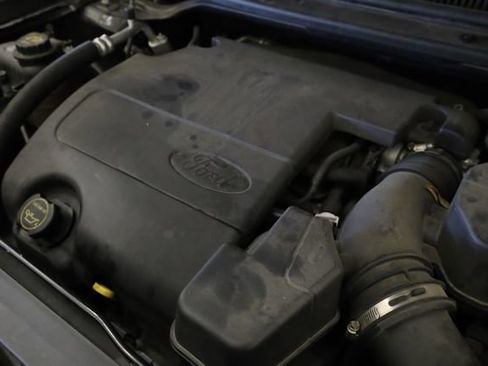 Used 2017 Ford Explorer XLT image 11